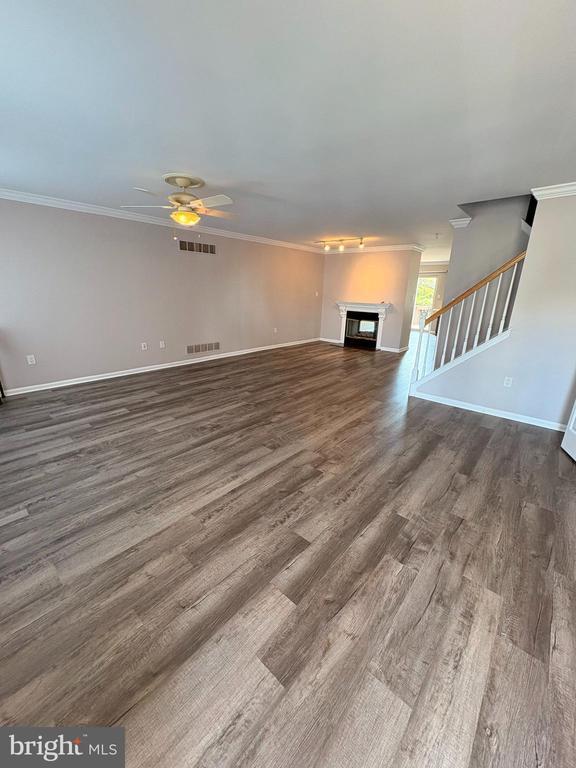 property at 905 Kennedy Ct