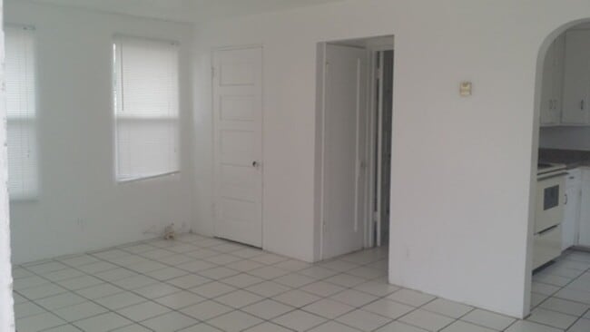 1736 E Allen Rd in Tucson, AZ - Building Photo - Building Photo