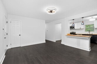 1814 Eastway Dr in Charlotte, NC - Building Photo - Building Photo