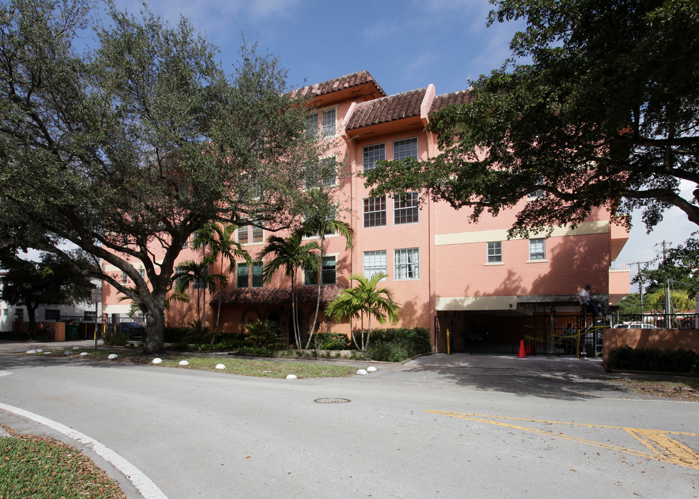 Anastasia Royal Condominiums in Miami, FL - Building Photo