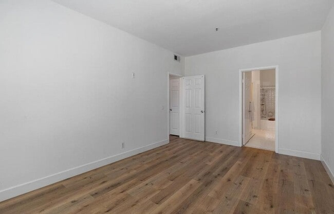 5895 Friars Rd in San Diego, CA - Building Photo - Building Photo