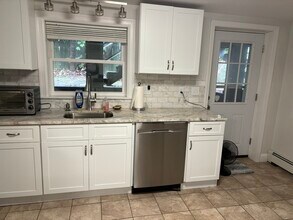 57 Fox Hill Rd in Nahant, MA - Building Photo - Building Photo