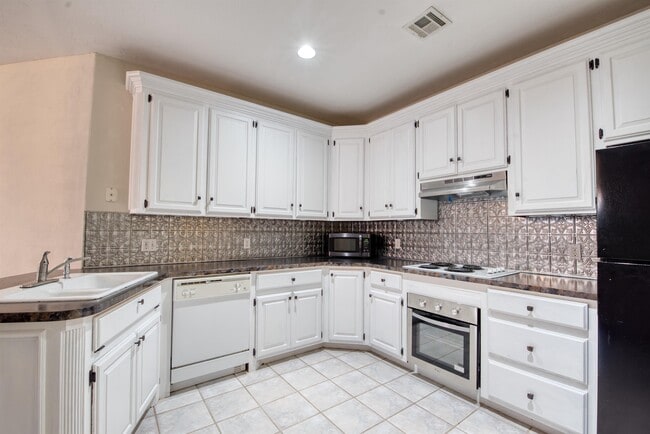 1629 Tenbears Rd in Edmond, OK - Building Photo - Building Photo