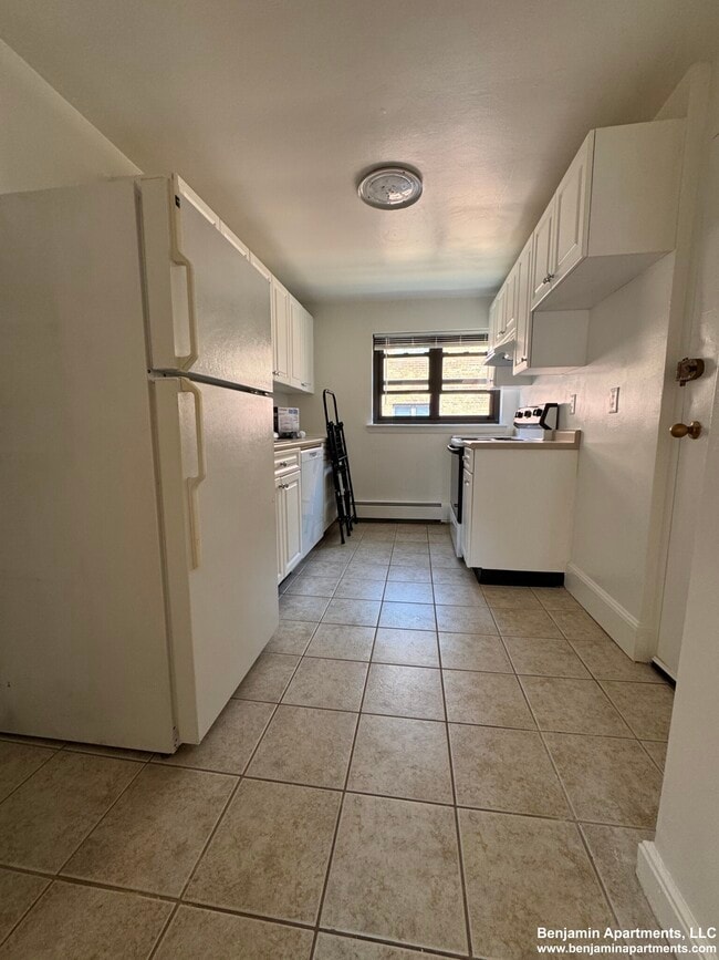 48 Harvard Ave, Unit 6 in Brookline, MA - Building Photo - Building Photo