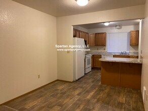 131 23rd Ave SE, Unit D in Puyallup, WA - Building Photo - Building Photo