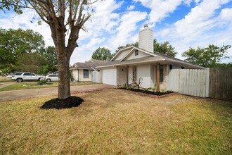 16138 Barbarossa Dr in Houston, TX - Building Photo - Building Photo