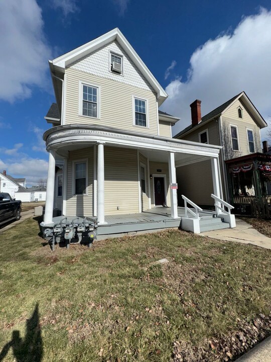 210 Washington Ave in Evansville, IN - Building Photo