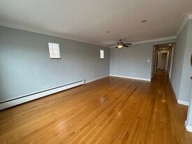 5754 W Montrose Ave, Unit A1 in Chicago, IL - Building Photo