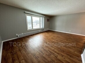 445 Elm Pl in Princeton, IL - Building Photo - Building Photo