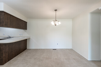 Continental Plaza Apartments in Taylor, MI - Building Photo - Interior Photo