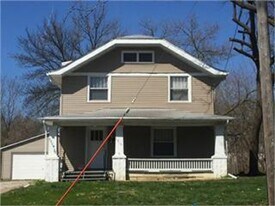 1710 Bridge Ave in Davenport, IA - Building Photo