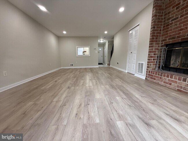 6 Wosniak Ct in Trenton, NJ - Building Photo - Building Photo