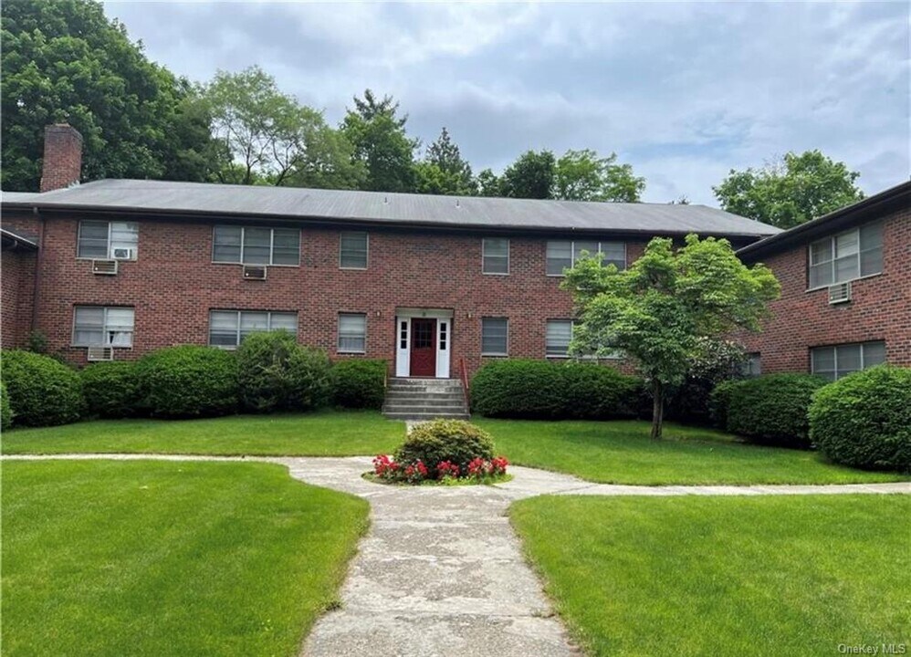 65 Curie Rd-Unit -B4 in Cornwall On Hudson, NY - Building Photo