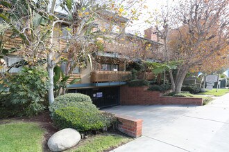 The Capri in Los Angeles, CA - Building Photo - Building Photo