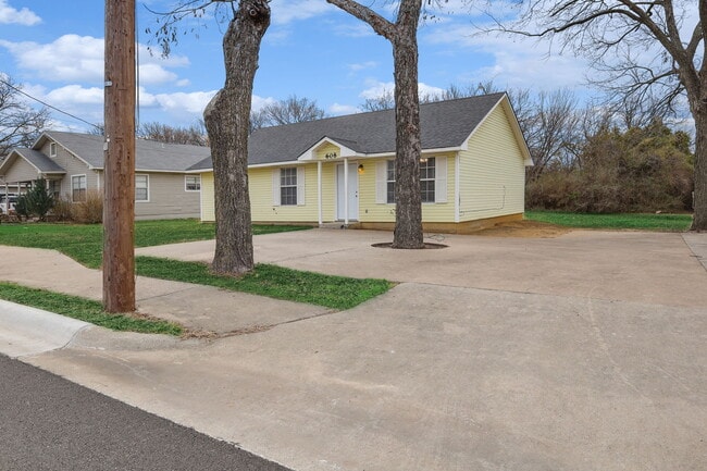 608 Uland St in Denton, TX - Building Photo - Building Photo