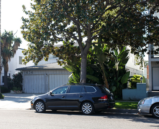 1434 15th St in Santa Monica, CA - Foto de edificio - Building Photo