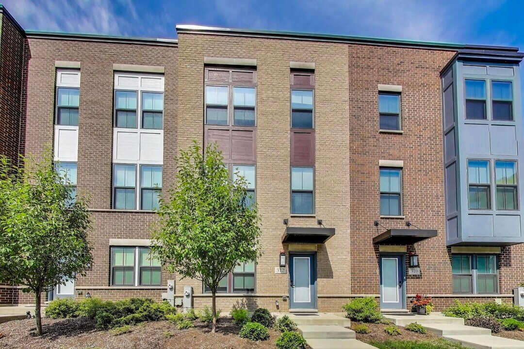 312 S Elm St in Mount Prospect, IL - Building Photo