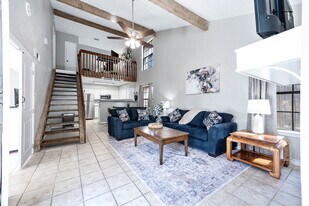 200 Pecan Dr, Unit 504 in League City, TX - Building Photo
