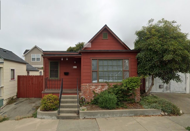 property at 117 19th St