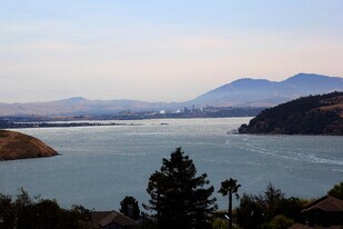 1201 Glen Cove Pky, Unit 1713 in Vallejo, CA - Building Photo