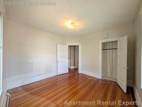 49 Conwell Ave, Unit #2 in Somerville, MA - Building Photo - Building Photo