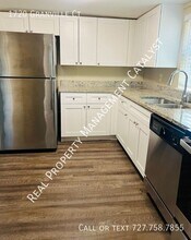 1720 Granville Ct S in St. Petersburg, FL - Building Photo - Building Photo