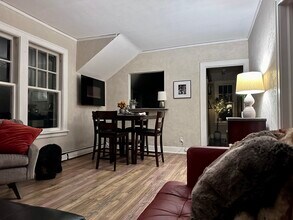 3901 1/2 Greysolon Rd in Duluth, MN - Foto de edificio - Building Photo