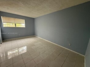 1255 W 53rd St in Hialeah, FL - Building Photo - Building Photo