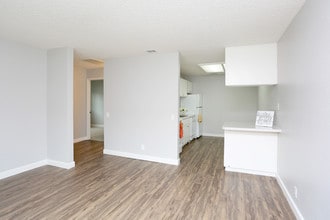 The Bungalows in Rancho Cordova, CA - Foto de edificio - Interior Photo