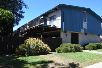 159 5th St in Gilroy, CA - Building Photo - Primary Photo