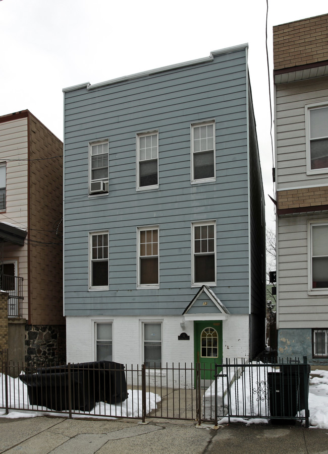 13 Columbia Ave in Jersey City, NJ - Building Photo - Building Photo