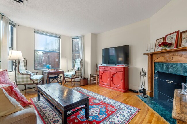 199 Marlborough St, Unit 303 in Boston, MA - Foto de edificio - Building Photo