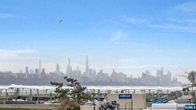 1055 River  809 in Edgewater, NJ - Building Photo - Building Photo