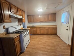 5007 San Pablo Dam Rd in El Sobrante, CA - Building Photo - Building Photo