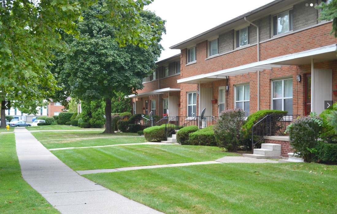 Stratford Villa - Oak Park, MI in Oak Park, MI - Building Photo