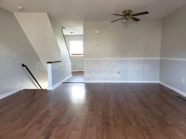 174-176 Oakland St in Manchester, CT - Building Photo - Building Photo