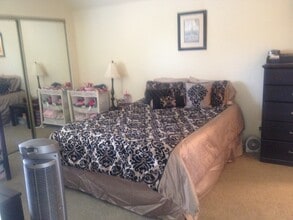 6151 Rancho Mission Rd, Unit #209 in San Diego, CA - Foto de edificio - Building Photo