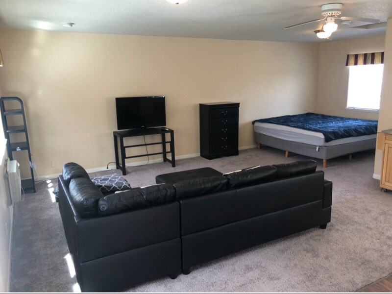 1 NE Park Ln in Fairview, OR - Foto de edificio