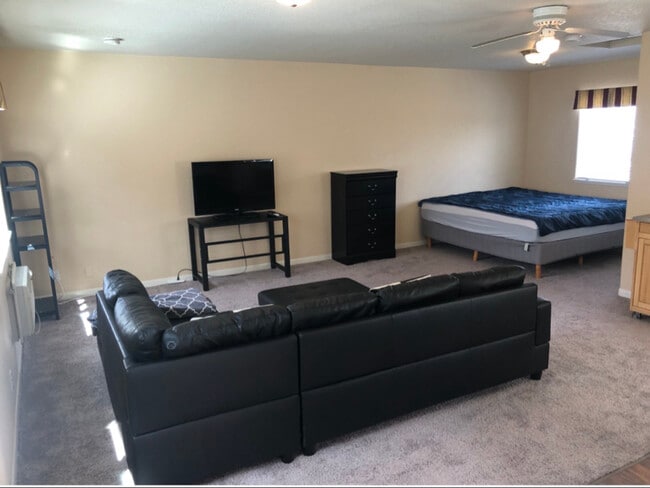 property at 1 NE Park Ln