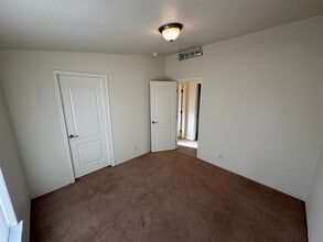 1900 Roberson Ln in Fallon, NV - Building Photo - Building Photo