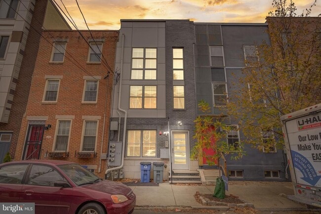 1821 Carpenter St, Unit #B in Philadelphia, PA - Foto de edificio - Building Photo