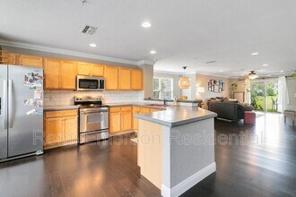 5800 Lake Pointe Village Cir in Orlando, FL - Building Photo - Building Photo