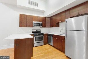 2136 E Dauphin St in Philadelphia, PA - Building Photo