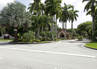 Parc Vista in Miami, FL - Foto de edificio - Building Photo