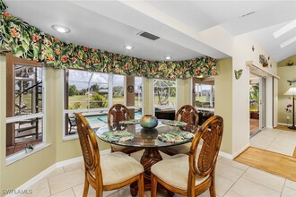 11958 Royal Tee Cir in Cape Coral, FL - Foto de edificio - Building Photo