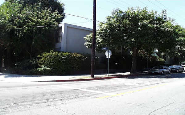 18308 Rayen St in Northridge, CA - Building Photo - Building Photo