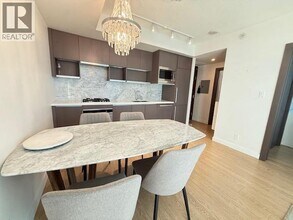 68 Smithe St in Vancouver, BC - Building Photo - Building Photo