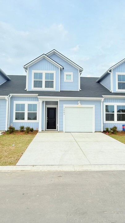 2045 Victory Wy in Myrtle Beach, SC - Building Photo