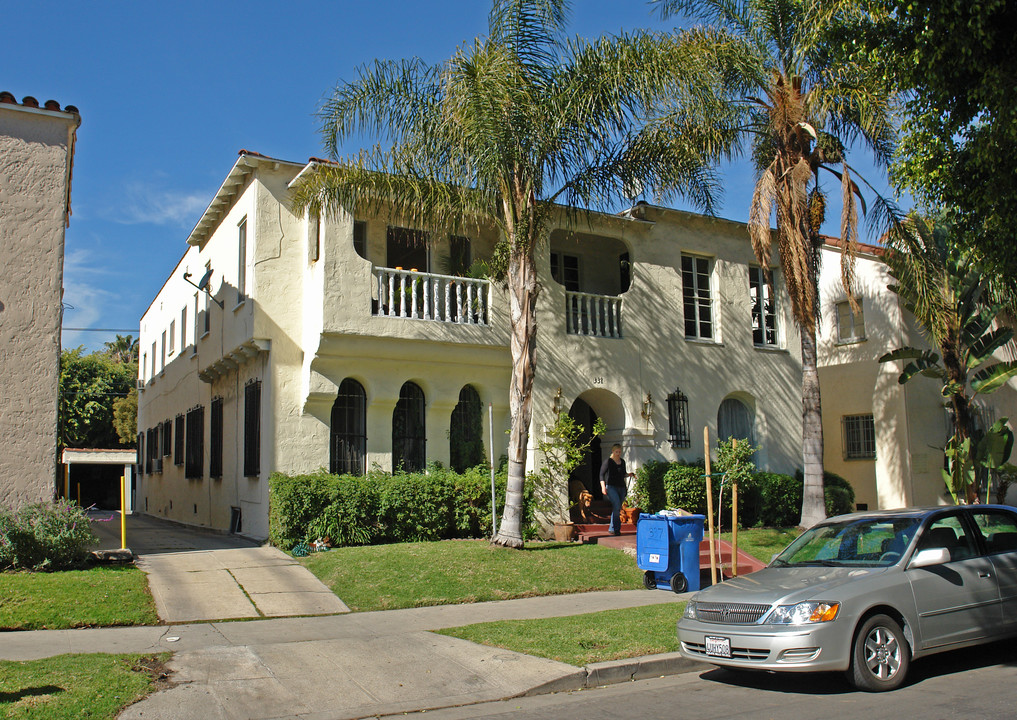 337 N Curson Ave in Los Angeles, CA - Building Photo