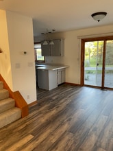 560 Foxtail Dr in Pewaukee, WI - Building Photo - Building Photo